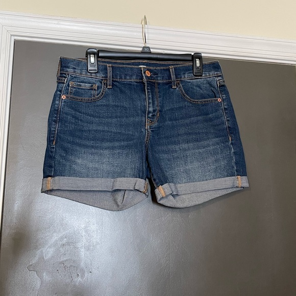 😊5/$10 Old Navy Fitted Medium Washed Shorts Size 8 - Picture 1 of 5